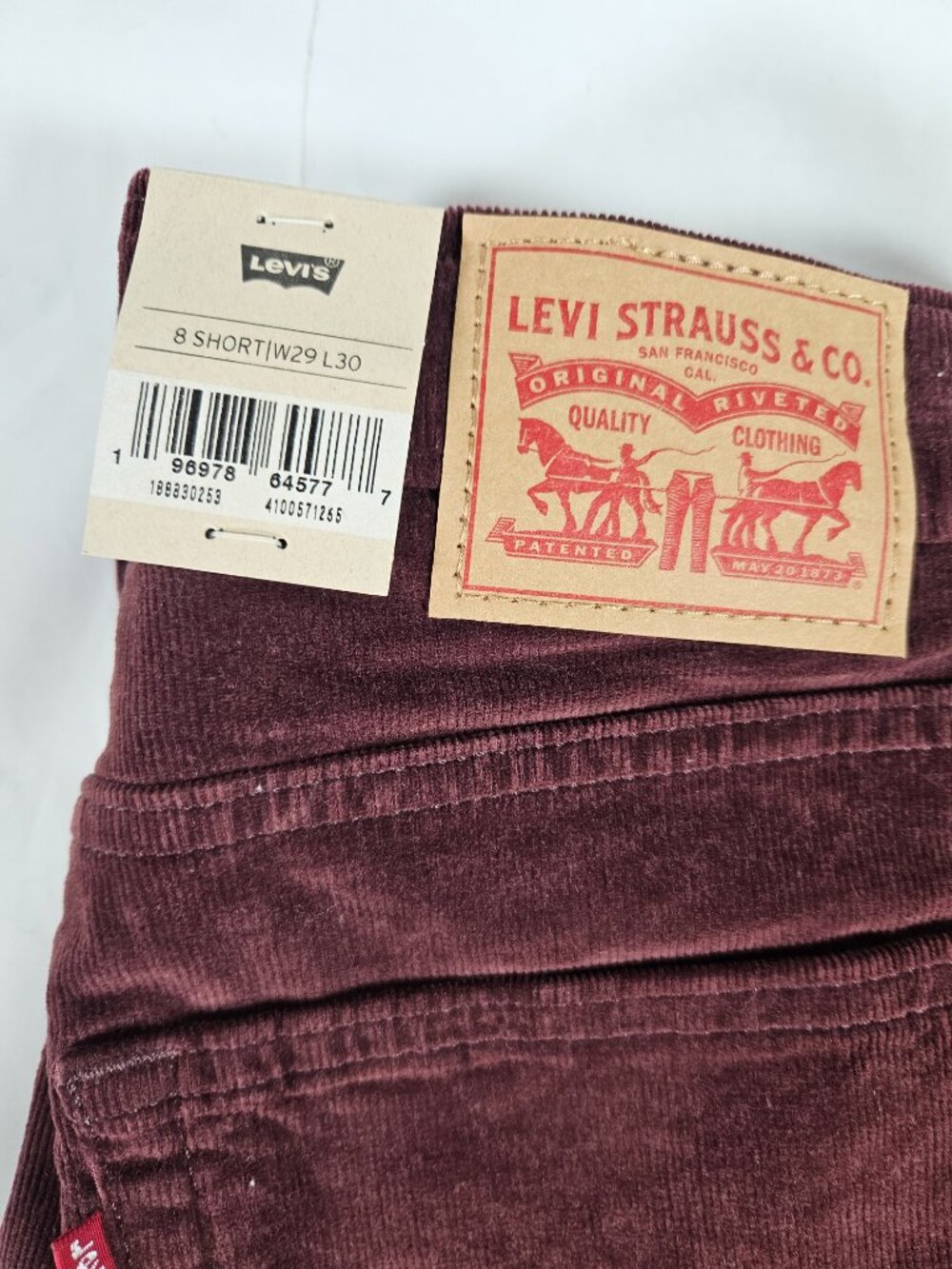 Levi's 724 High Rise Slim Straight Burgundy Corduroy Pants Women's Size 8 Short - Picture 2 of 9